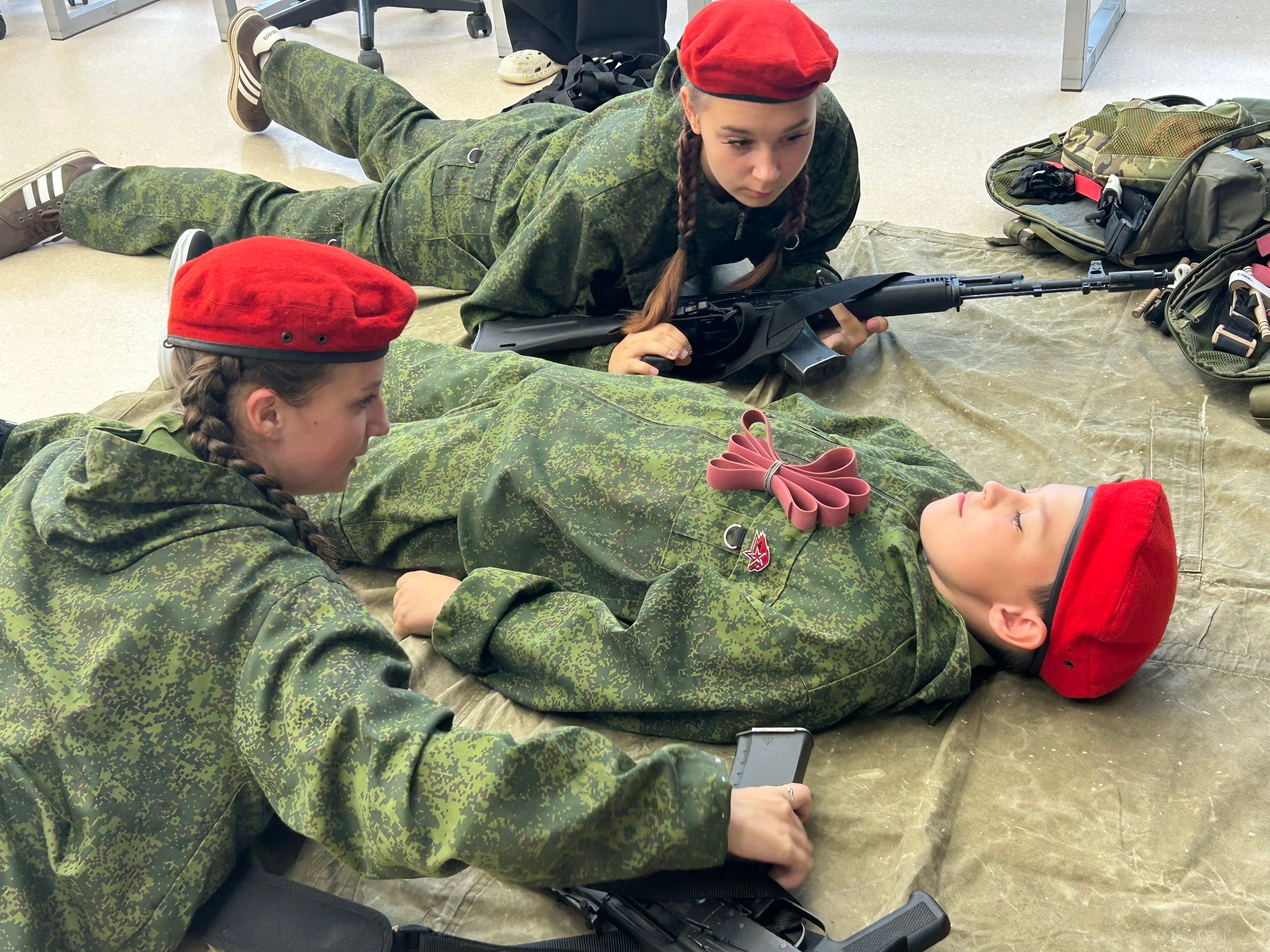 Юнармейцы Китовской школы освоили тактическую медицину — фото 2